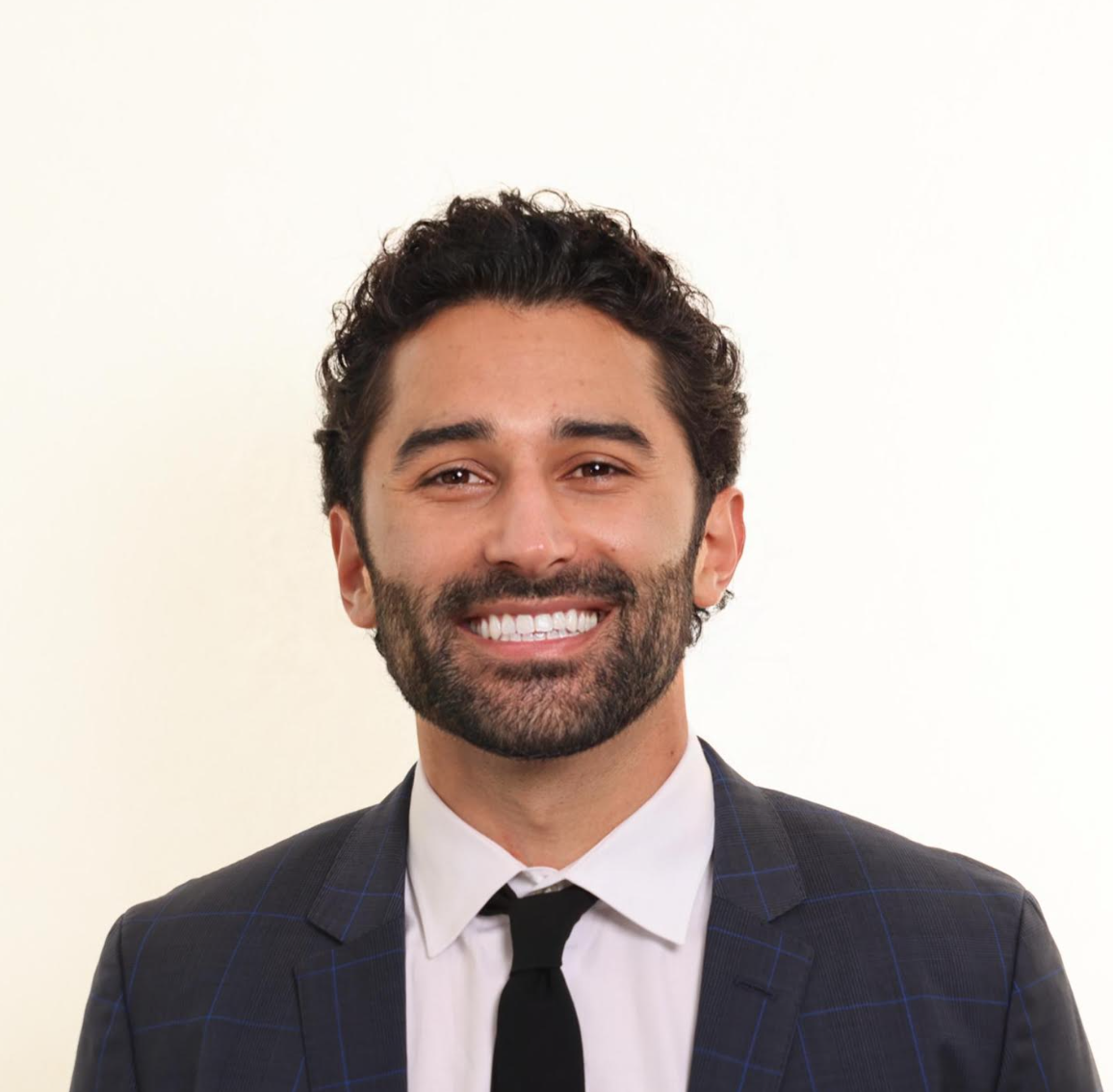 Dr. Ara Bakian, dentist at LALUME Dental Studio